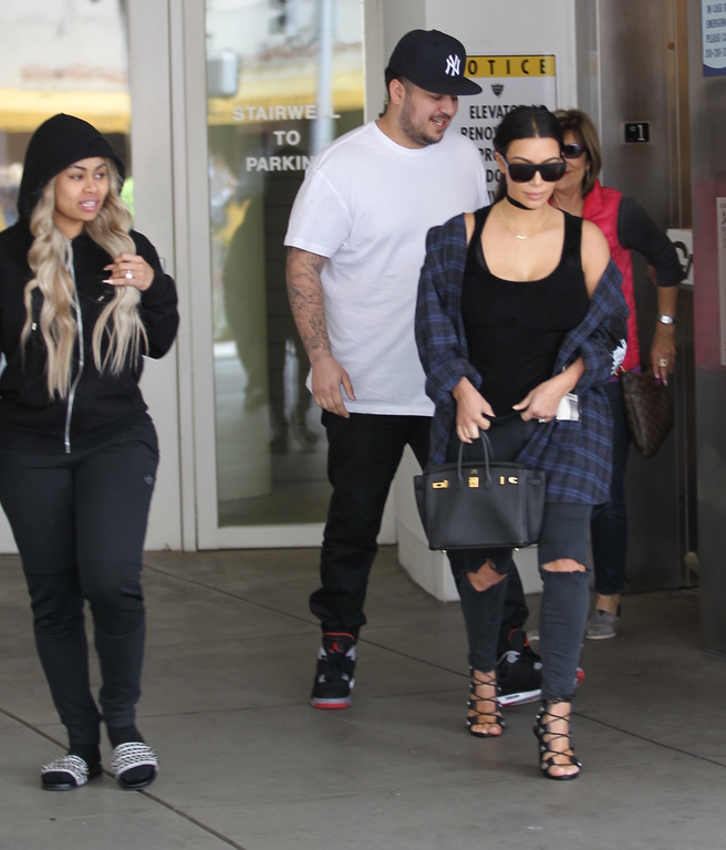 Blac-Chyna-et-Rob-Kardashian-lors-d-un-dejeuner-avec-Kim-Kardashian-a-Los-Angeles_exact1024x768_p