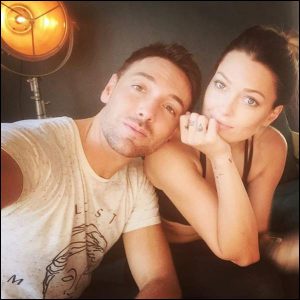 caroline-receveur-et-maxime-dereymez-so-glam