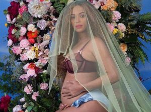 beyonce-enceinte-de-jumeaux-tout-ce-qu-il-faut-savoir-sur-l-info-people-du-moment_portrait_w674